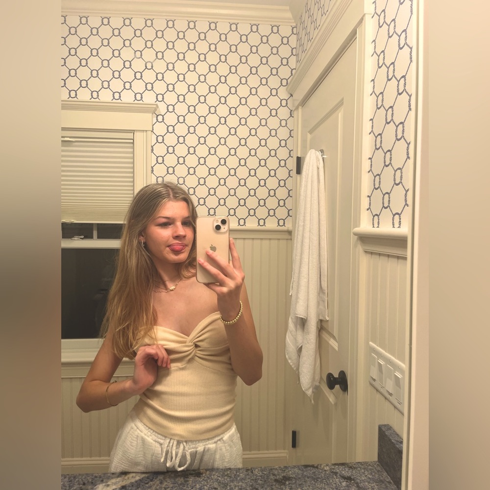 Meet your Posher, Whitney